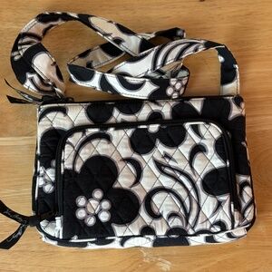 Vera Bradley Womens Floral Pattern Crossbody Bag Quilted Top Zipper White Black